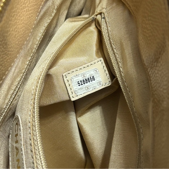 Vintage Caramel Caviar CHANEL Tote - Picture 7 of 13